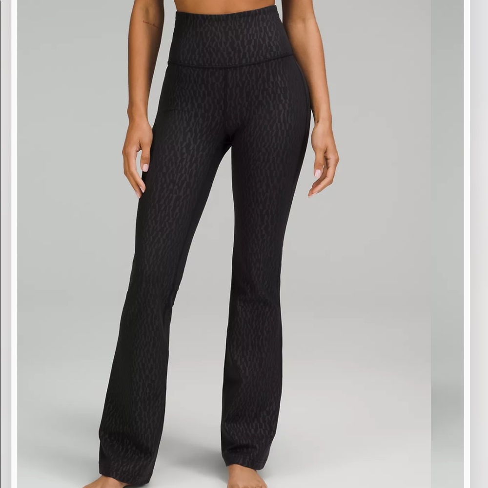 Lululemon Groove Super-High-Rise Flared Pant Nulu